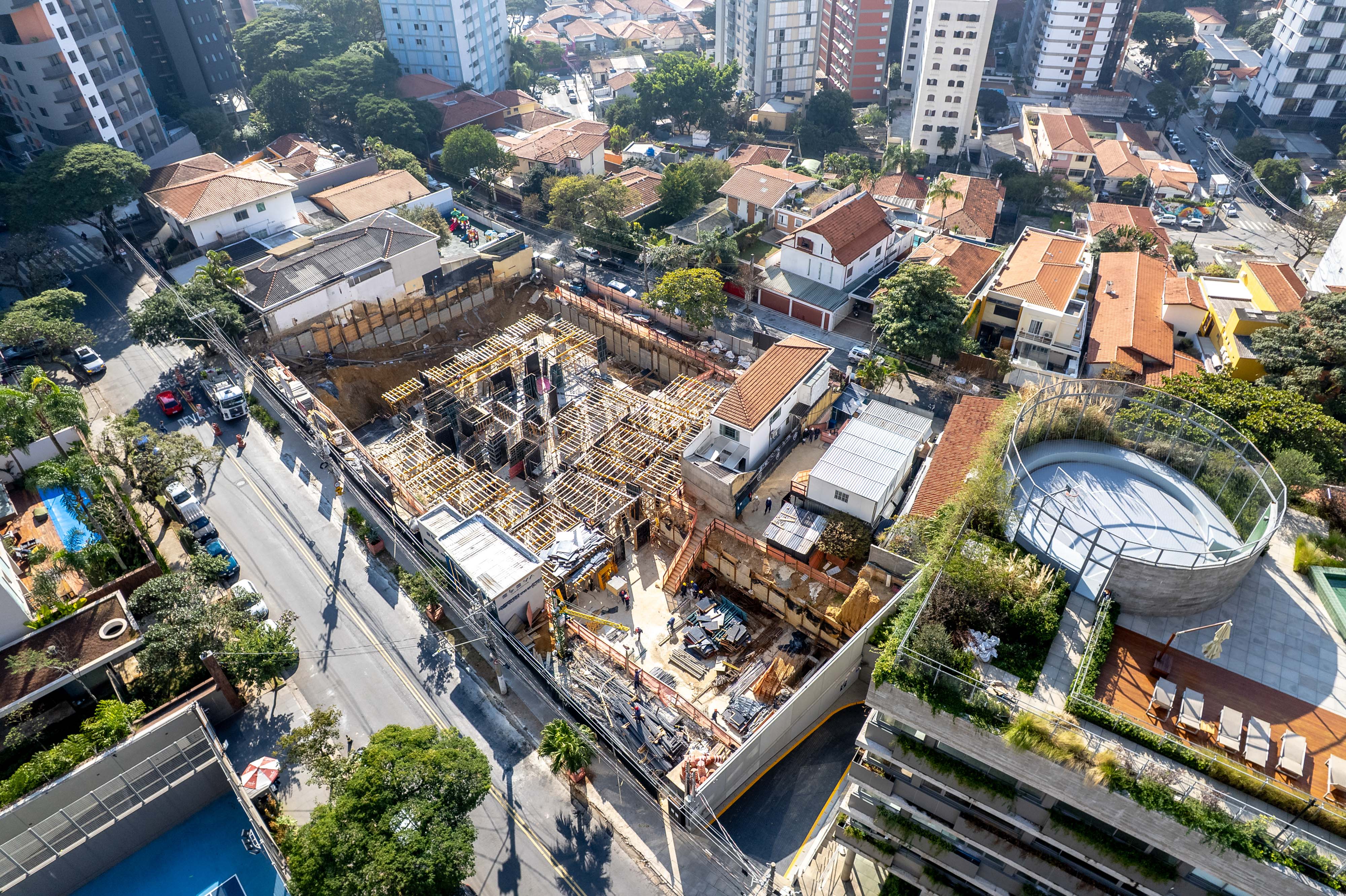 Imagem da obra em andamento